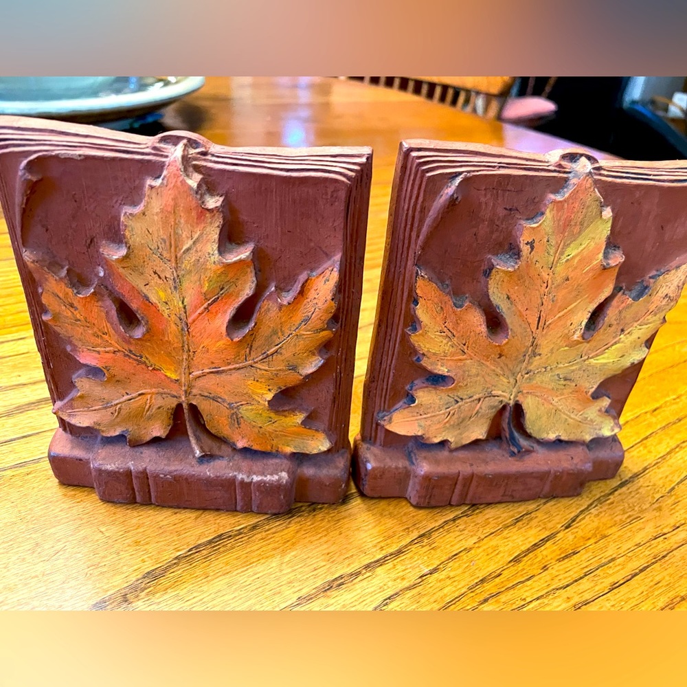 Maple leaf vintage bookends - preowned
